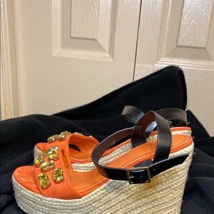 Clee Womens Platform Shoes, Size 7, Orange w/Black Leather straps.
